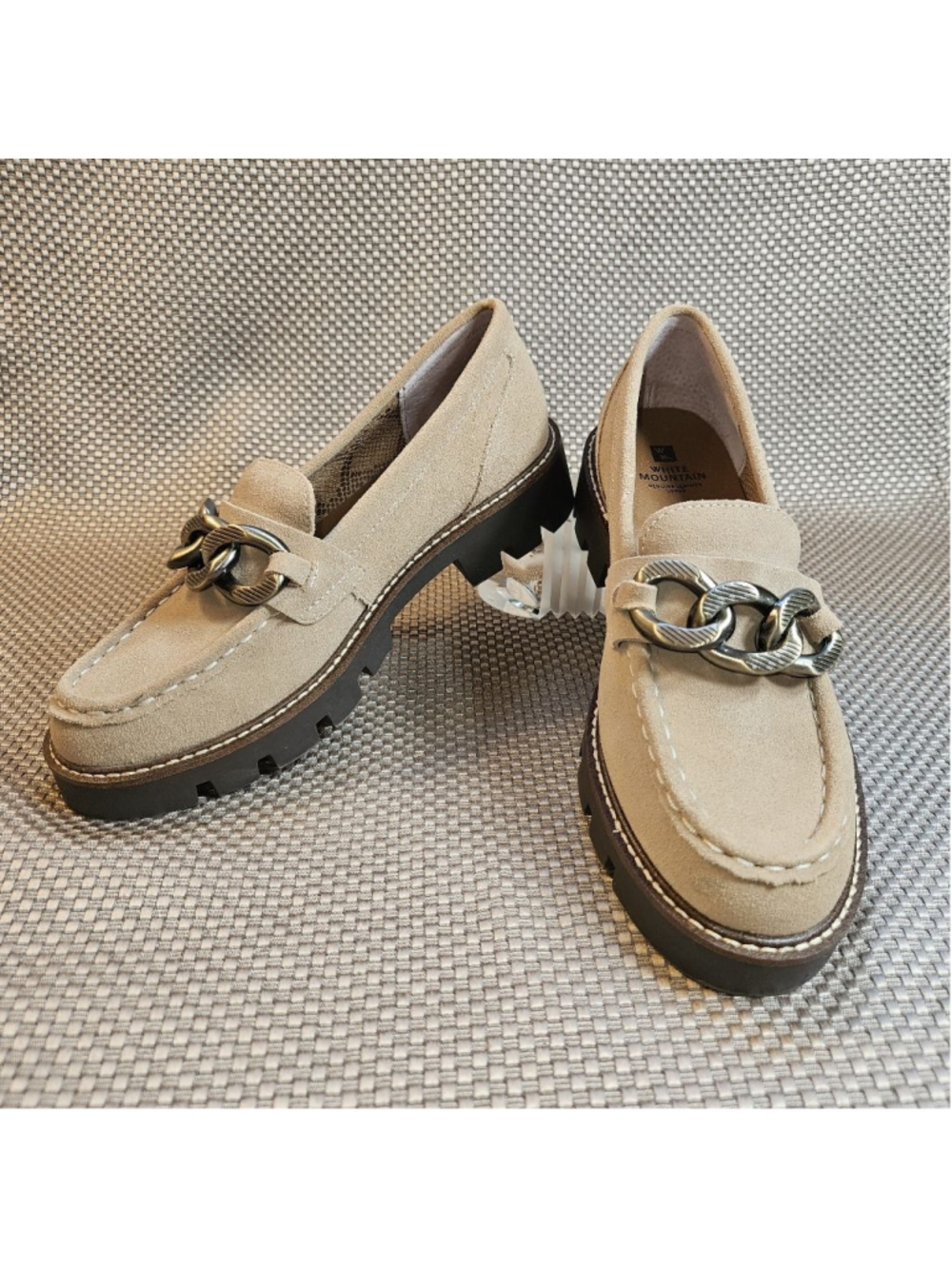 White Mountain 'Goodie' suede loafers in beige Size 8 - Picture 1 of 8